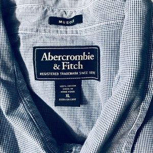 NWOT MENS XL A&F Long sleeve button down!